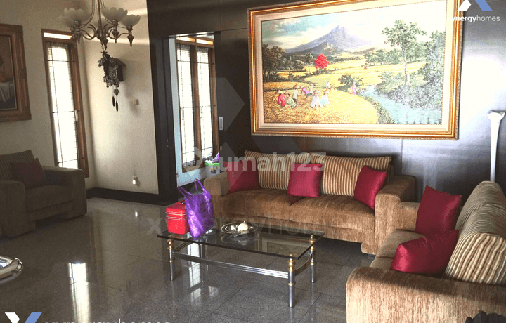 Rumah Dijual 3 Lantai di Lembah Sukaresmi Bandung