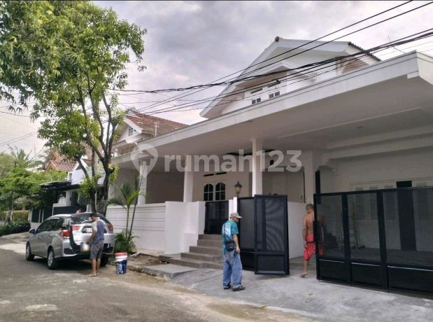 Rumah Strategis Kompleks Bintaro Sektor 6 Pusat Dijual Cepat