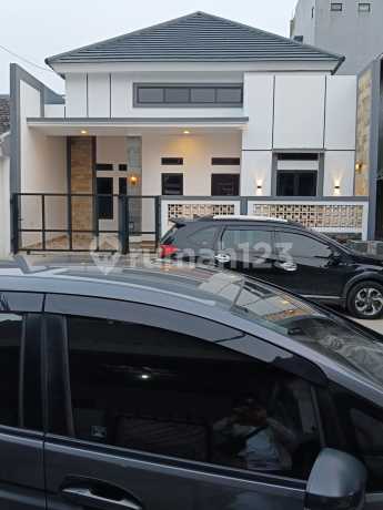 Dijual Rumah Bagus di Titian Indah, Kalibaru, Bekasi (yanigx) Dijual Rumah Bagus di Titian Indah, Kalibaru, Bekasi (yanigx)