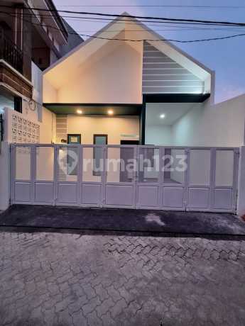 Dijual Rumah Dua Lantai "Tytyan Kencana" (Nempel Persis Sumarecon Bekasi) Dijual Rumah Dua Lantai "Tytyan Kencana" (Nempel Persis Sumarecon Bekasi)