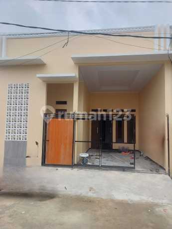 Dijual Rumah di Villa Gading Harapan Pintu Timur