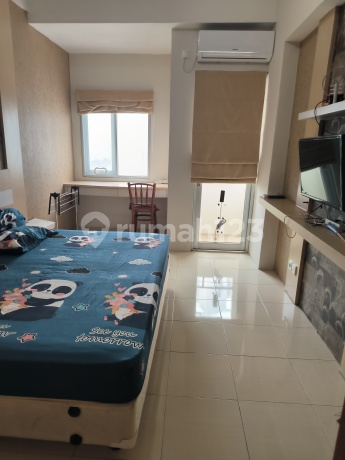 For Rent: Pavilion Tower 2 Studio Apartment, includes AC, mattress, TV, wardrobe, shared kitchen, bathroom. Location near Mayjen Sungkono Toll Road. For Rent: Pavilion Tower 2 Studio Apartment, includes AC, mattress, TV, wardrobe, shared kitchen, bathroom. Location near Mayjen Sungkono Toll Road.