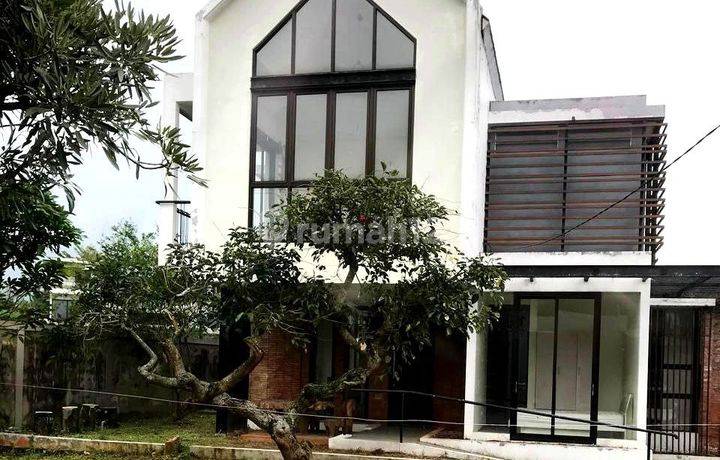 Dijual Rumah/villa Di Royal Garden Regency, Batu - Malang