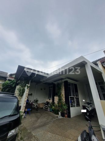 15 Minutes to Aeon Mall Tanjung Barat House, SHM, Spacious, Assisted with Mortgage J-32386