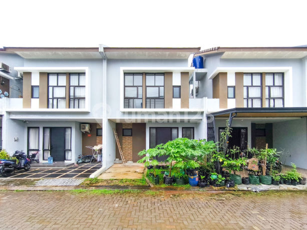 Dream 2-Story House 10 Minutes to Rawa Buntu Station Flood-Free J40265