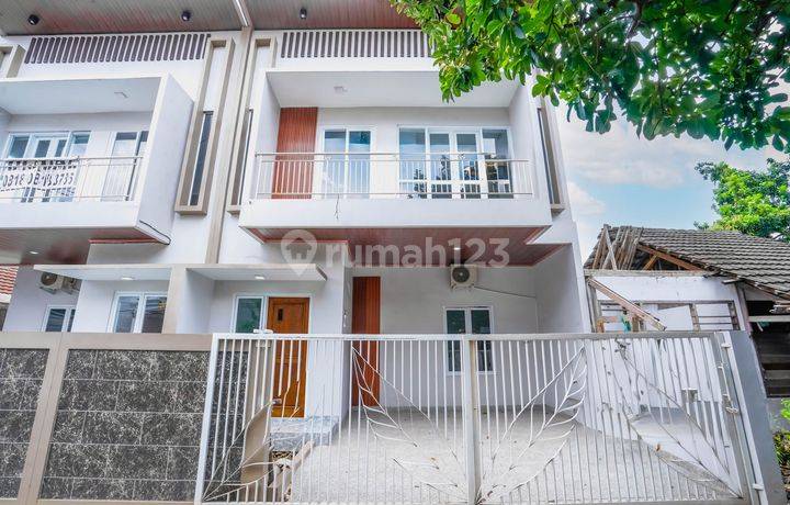 Rumah Hadap Timur LB 130 Siap KPR 15 Menit ke Stasiun Universitas Indonesia J29396