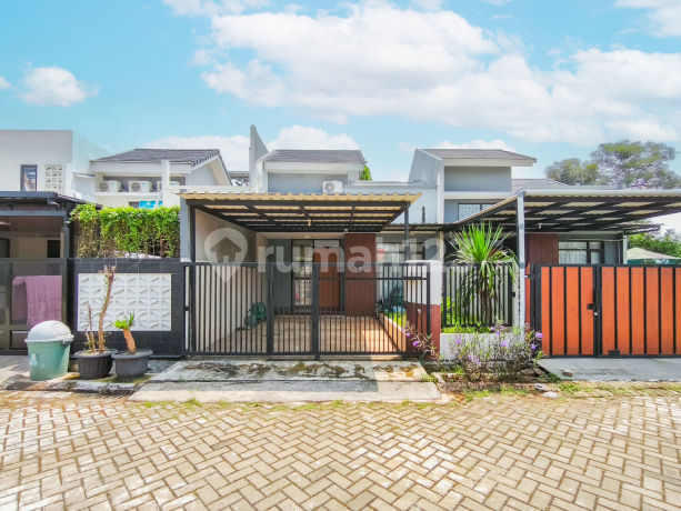 Ready-to-Occupy House Facing South, 10 Minutes to Metropolitan Mall Cibubur J-42983