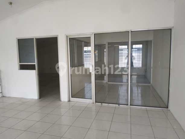 Airport Mas Warehouse, building area 360 meters, ready to use, near the airport, can accommodate containers. Airport Mas Warehouse, building area 360 meters, ready to use, near the airport, can accommodate containers.