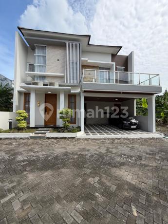 Rumah Mewah Premium 2 Lantai Furnished Dalam Perumahan Merapi Regency Jalan Kaliurang Km 9 Dekat Ke Kampus Ugm Jogja H