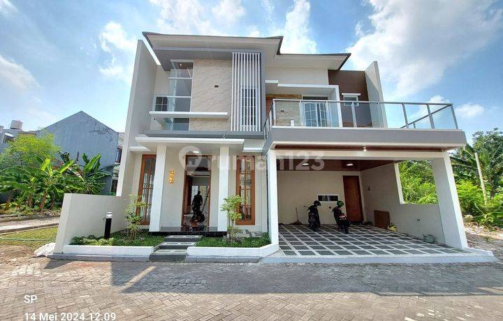 Rumah Mewah Premium 2 Lantai Dalam Perumahan Merapi Regency Jalan Kaliurang Km 