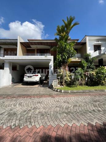 Rumah Mewah 2 Lantai Dalam Perumahan Elite Bale Hinggil Di Jalan Kaliurang Km. 8,5 Ngaglik Sleman Rumah Mewah 2 Lantai Dalam Perumahan Elite Bale Hinggil Di Jalan Kaliurang Km. 8,5 Ngaglik Sleman