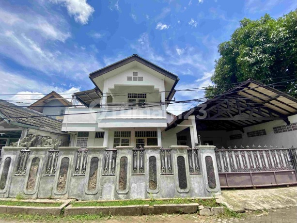 Dijual Cepat Rumah Besar 4 Kamar Tidur di Pamulang Estate