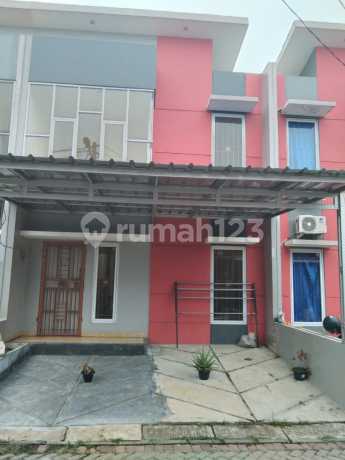 Rumah 2 Lantai Bagus Semi Furnished SHM di Cluster Paradiso Rivera , Tangerang