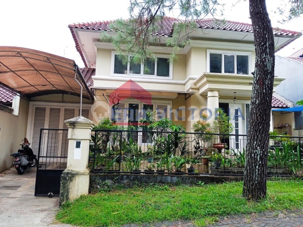 Rumah Di Perum Riverside, Ada 5 Kamar Tidur, Akses Poros Malang - Surabaya