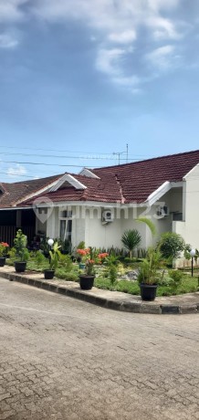 Hunian Bagus Sekali Villa Permata Hijau Posisi Sudut