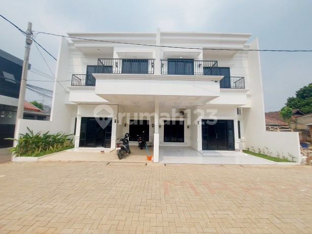 Rumah Mewah 2 Lantai Harga Murah, Dekat Stasiun Kereta dan Pintu Tol Desari