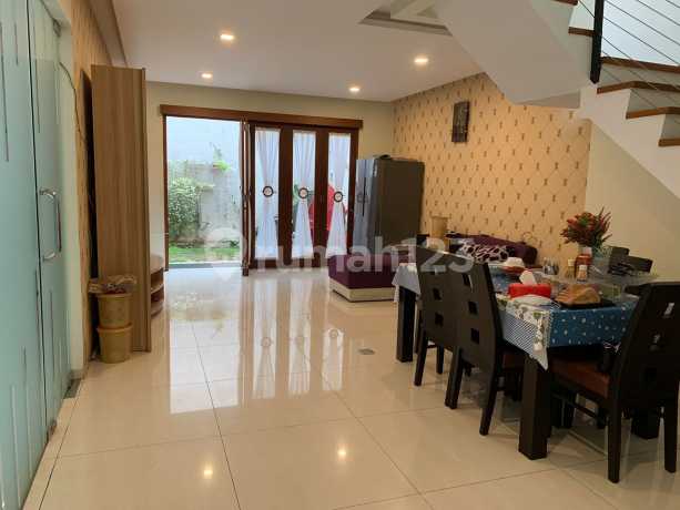 Dijual Rumah di Jalan Mega Raya Sayap Gunung Batu Bandung Dijual Rumah di Jalan Mega Raya Sayap Gunung Batu Bandung