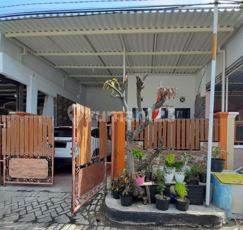 Rumah Bagus Siap Huni Di Perumahan Ykp Penjaringan Rungkut Surabaya, Dekat Pandugo, Nirwana Eksekutif Executive, Pondok Nirwana, Medokan Ayu, Medayu, Wiguna, Taman Rivera, Amesta, Gunung Anyar Gununganyar, Kedung Baruk, Wisma Kedung Asem, Rungkut Asri