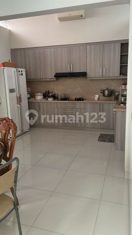 Dijual Rumah 2Lt Taman Cendana Golf, Swimming Pool Karawaci Tangerang