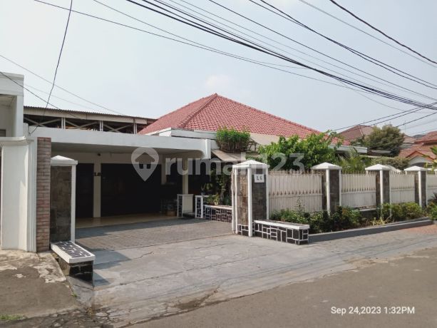 Rumah Secondary Dalam Komplek Waringin Permai