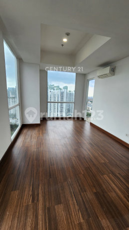 Apartemen 2br Di SpringHill Royale Suites