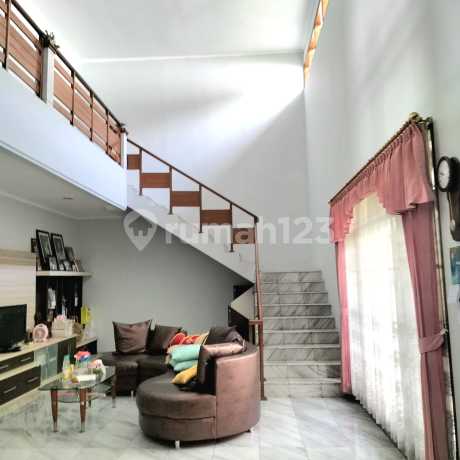 Well-Maintained And Ready-to-Occupy House In Surya Setra