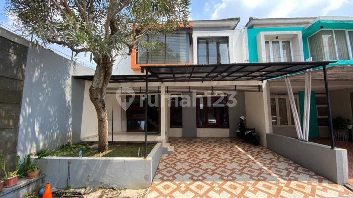 Rumah Mewah Hadap Timur di Kawaluyaan Soekarnohatta Bandung Rumah Mewah Hadap Timur di Kawaluyaan Soekarnohatta Bandung