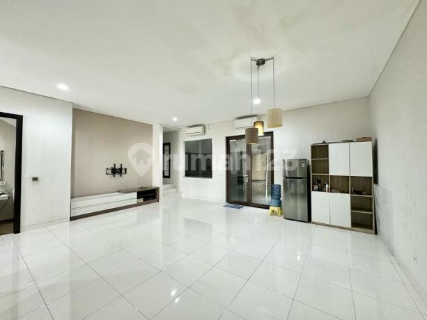 LANGKA ! Bagus Nyaman Siap Huni Layout Lega & Terang , 2 Dapur, Dekat Toll BSD, Aeon Mall, Prasmul. Rumah di BSD Tangerang 