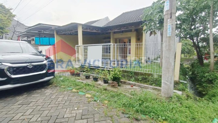 Rumah 3 Kamar Ada Kelebihan Dekat Bess Resort