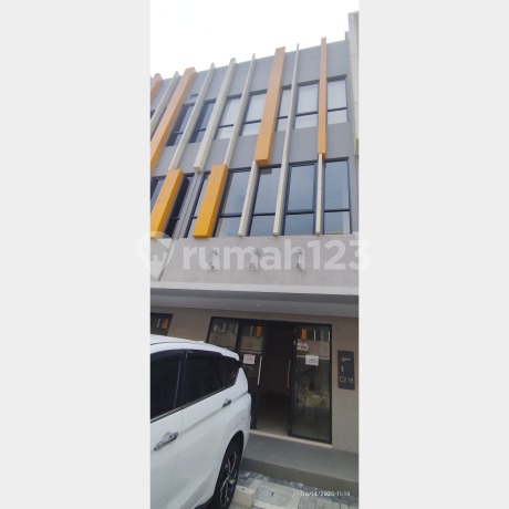 Ruko The Loop, kawasan sdh ramai&hidup, dikelilingi cluster mewah Ruko The Loop, kawasan sdh ramai&hidup, dikelilingi cluster mewah