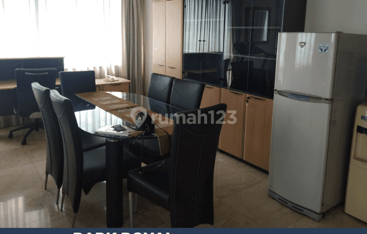 Dijual  Park Royal Apartment 2 Br Siap Invest 