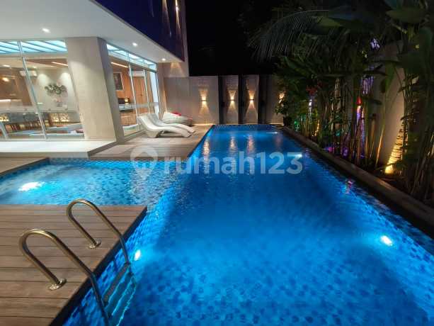 Villa Mewah Modern Dekat Pantai Jimbaran dan Bandara