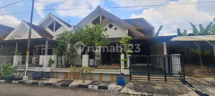 Ready-to-use house in Majapahit Estate, Pedurungan, East Semarang