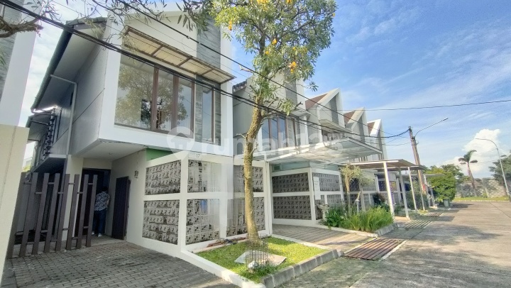 2-Storey House in Transmart Buah Batu Near Toll Exit, SHM South 2-Storey House in Transmart Buah Batu Near Toll Exit, SHM South