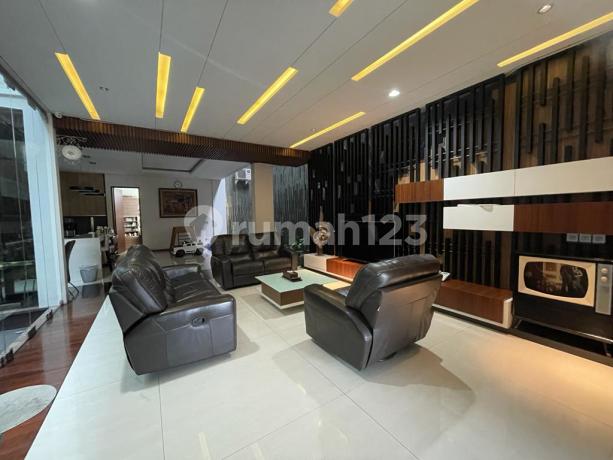 Rumah 2 Lantai Pasteur Taman Millenium Ada Taman Depan Dan Belakang