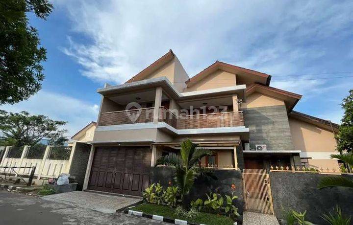 Rumah Mewah Di Komplek Setra Dago Antapani