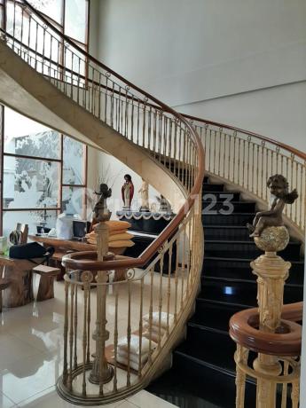 Rumah 2 Lantai Bagus Semi Furnished SHM di Luxury Taman Millenium, Bandung