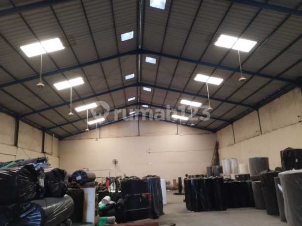 Gudang Manukan Wetan, Surabaya Gudang Manukan Wetan, Surabaya