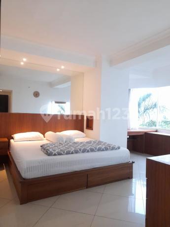 Apartment 3BR Condominium Murah dan sudah Renov di Taman Anggrek Dengan Swiming Pool View