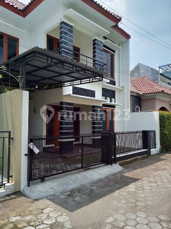 Rumah 2 lantai di perumahan Nandan regency jl monjali Yogyakarta.
