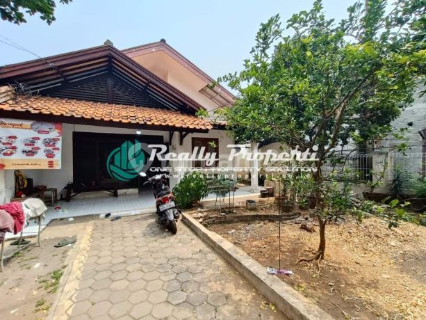 Dijual Rumah Dengan Halaman Luas Di Dalam Kompleks Bdn Jatiwaringin Pondok Gede 