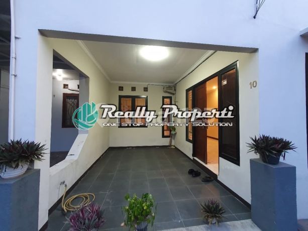 Dijual Rumah Dekat Jalan Tol Jatiwaringin ,rumah 2 Lantai Lingkungan Cluster ,di Jatiwaringin Pondok Gede