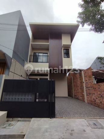 Affordable Luxury 2-Storey Minimalist House Ready to Occupy in Vip / Golden City Affordable Luxury 2-Storey Minimalist House Ready to Occupy in Vip / Golden City