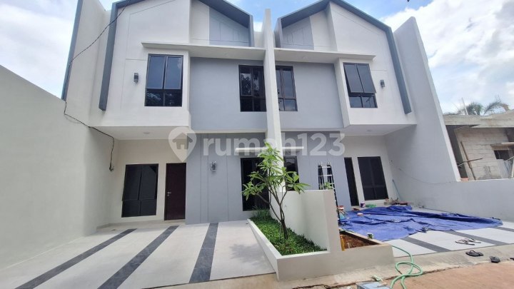 Cheap Sell Out Stock 2-Story Cluster Houses Ready to Occupy Jatiwaringin Cheap Sell Out Stock 2-Story Cluster Houses Ready to Occupy Jatiwaringin