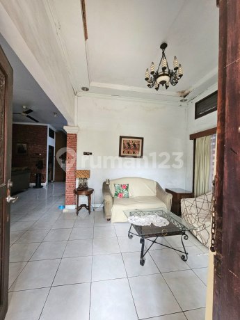 Murah Mewah Harga NJOP Rumah 2,5 Lantai Siap Huni di Tebet Barat Murah Mewah Harga NJOP Rumah 2,5 Lantai Siap Huni di Tebet Barat