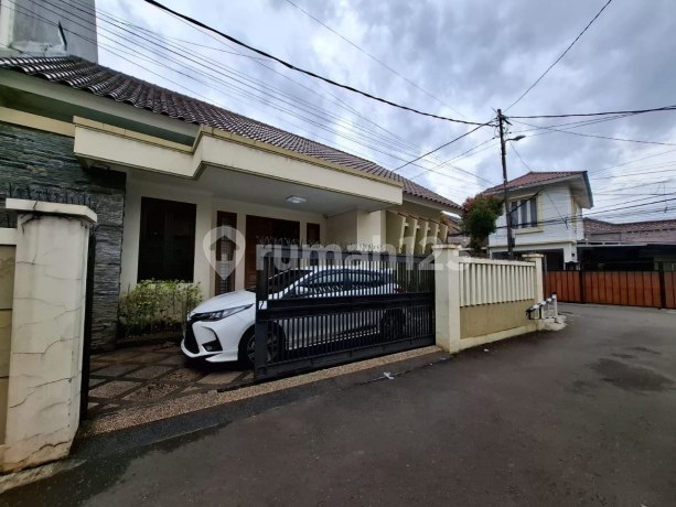 Murah 50% Of Market Price Rumah Hook Luas Siap Huni di Jagakarsa Murah 50% Of Market Price Rumah Hook Luas Siap Huni di Jagakarsa
