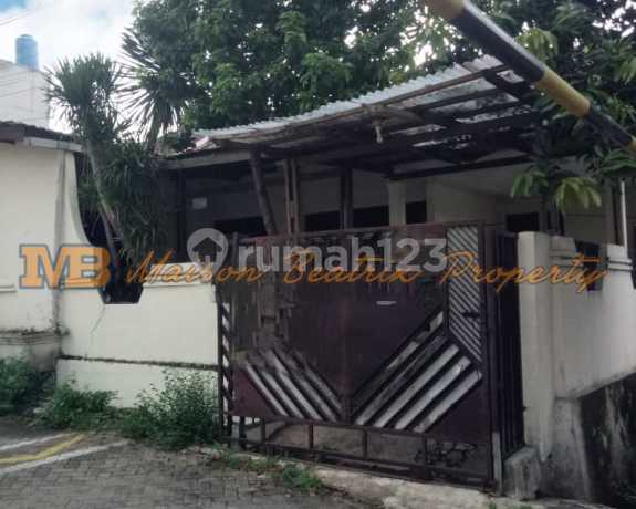 For Sale Comfortable House in a Strategic Location at Pamulang Permai, Tangerang For Sale Comfortable House in a Strategic Location at Pamulang Permai, Tangerang