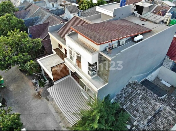 Rumah Siap Huni 3 Lantai Taman Royal Tangerang Rumah Siap Huni 3 Lantai Taman Royal Tangerang