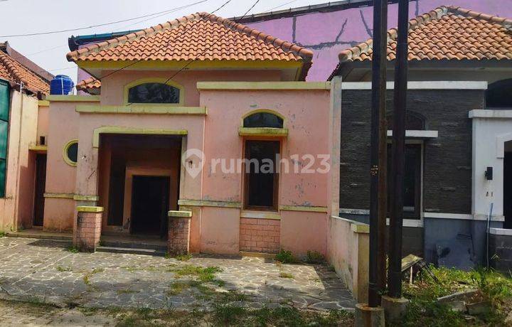 Rumah Di Villa Bukit Tirtayasa Shm Butuh Renovasi Utara