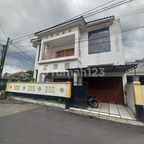 Rumah Hook LT 210 M² di Komplek Bdn Jatiwaringin